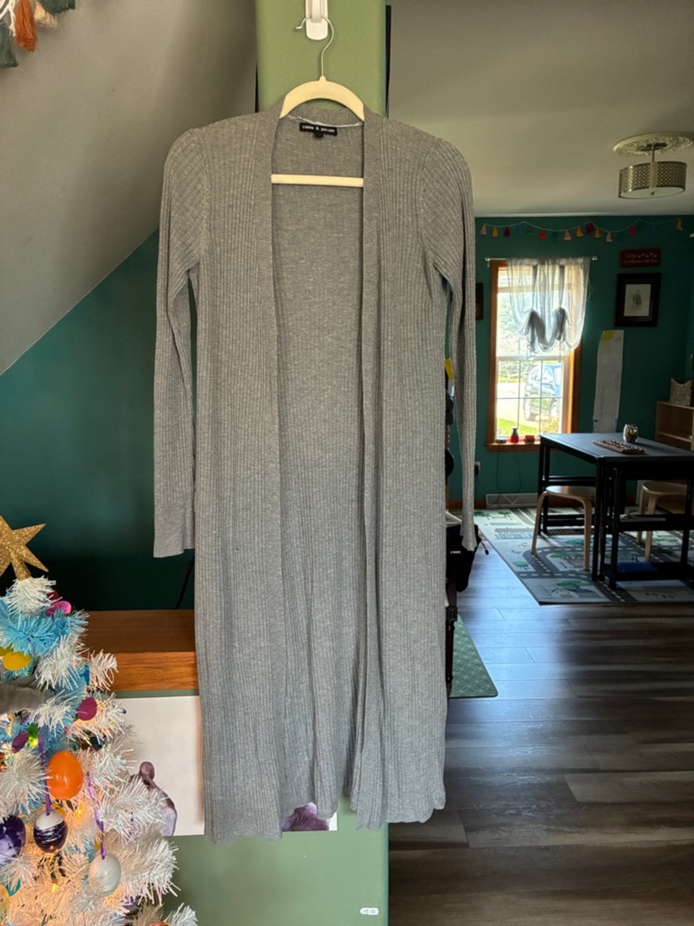 Cable & Gauge Long Open-Front Ribbed Cardigan in Light Gray